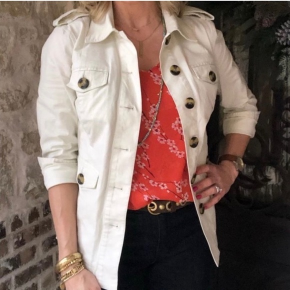 🎃 CAbi Tulip Sleeve Orange Blouse with Cherry Blossom Print Medium - Picture 3 of 15